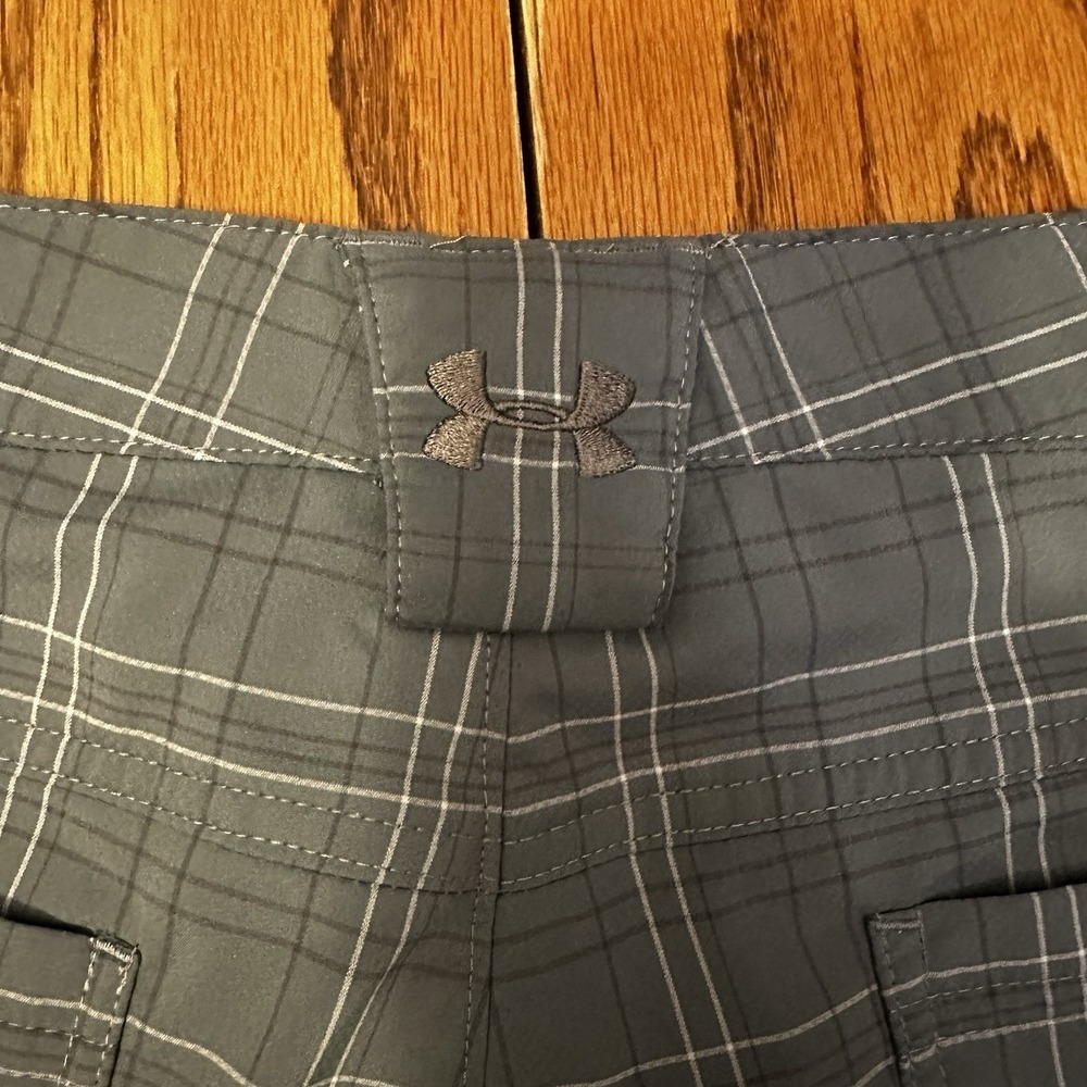 Men's Under Armour Gray Plaid Golf Shorts Size 32 - Picture 6 of 9